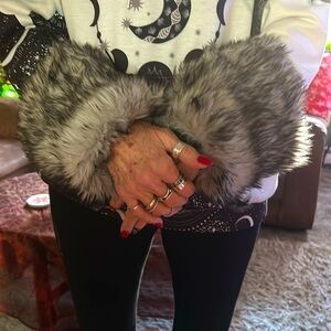 Muff-Like Coat Cuffs